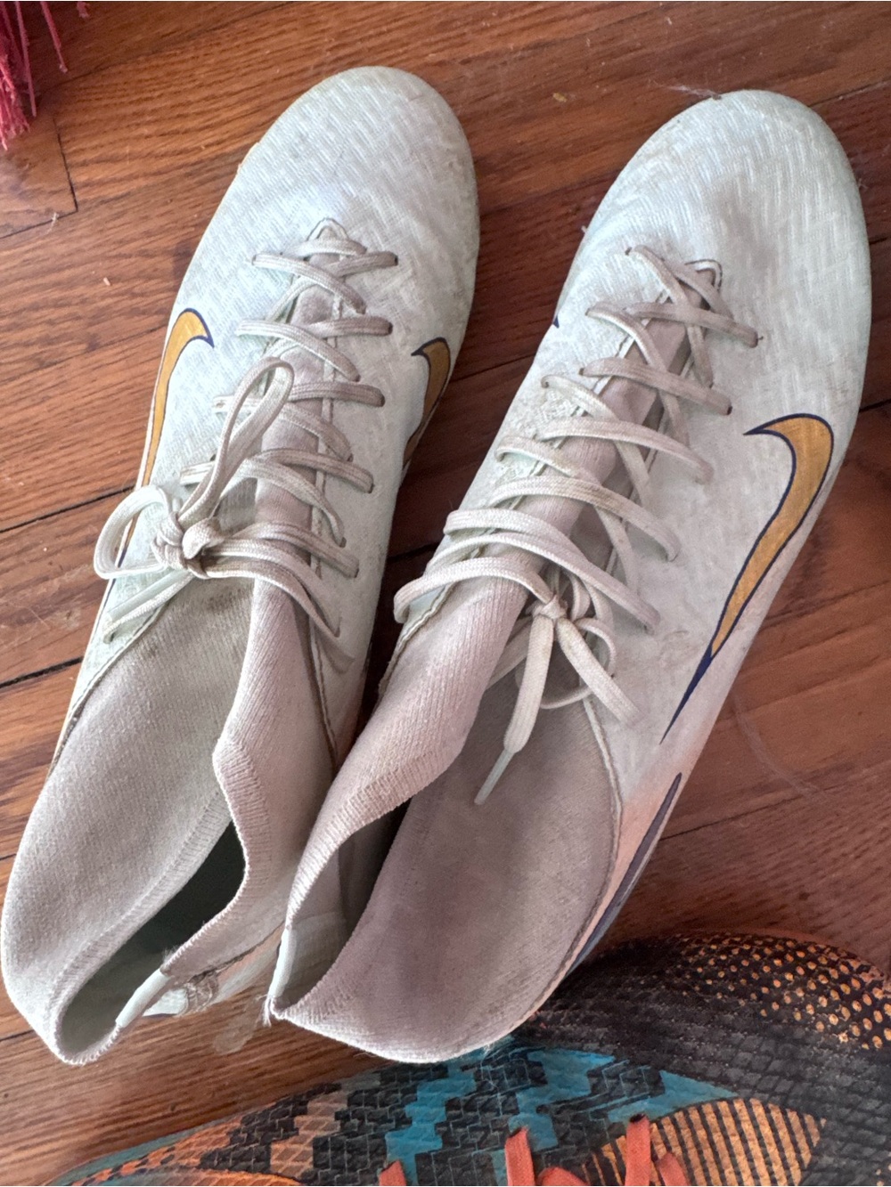 Air Zoom Nike Skin Men’s Soccer Cleats with Gold and Navy Swoosh